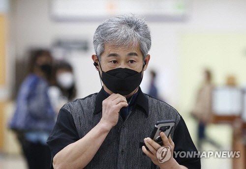정창옥씨문재인 대통령에게 신발을 던졌던 정창옥씨. [연합뉴스 자료사진]